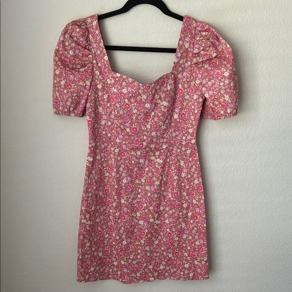 Pink Puff Sleeve Mini Dress with Sweetheart Neckline - Picture 1 of 4